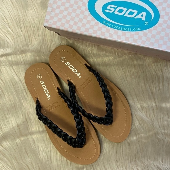 SODA Boutique braided black sandal | multiple sizes - Picture 2 of 4